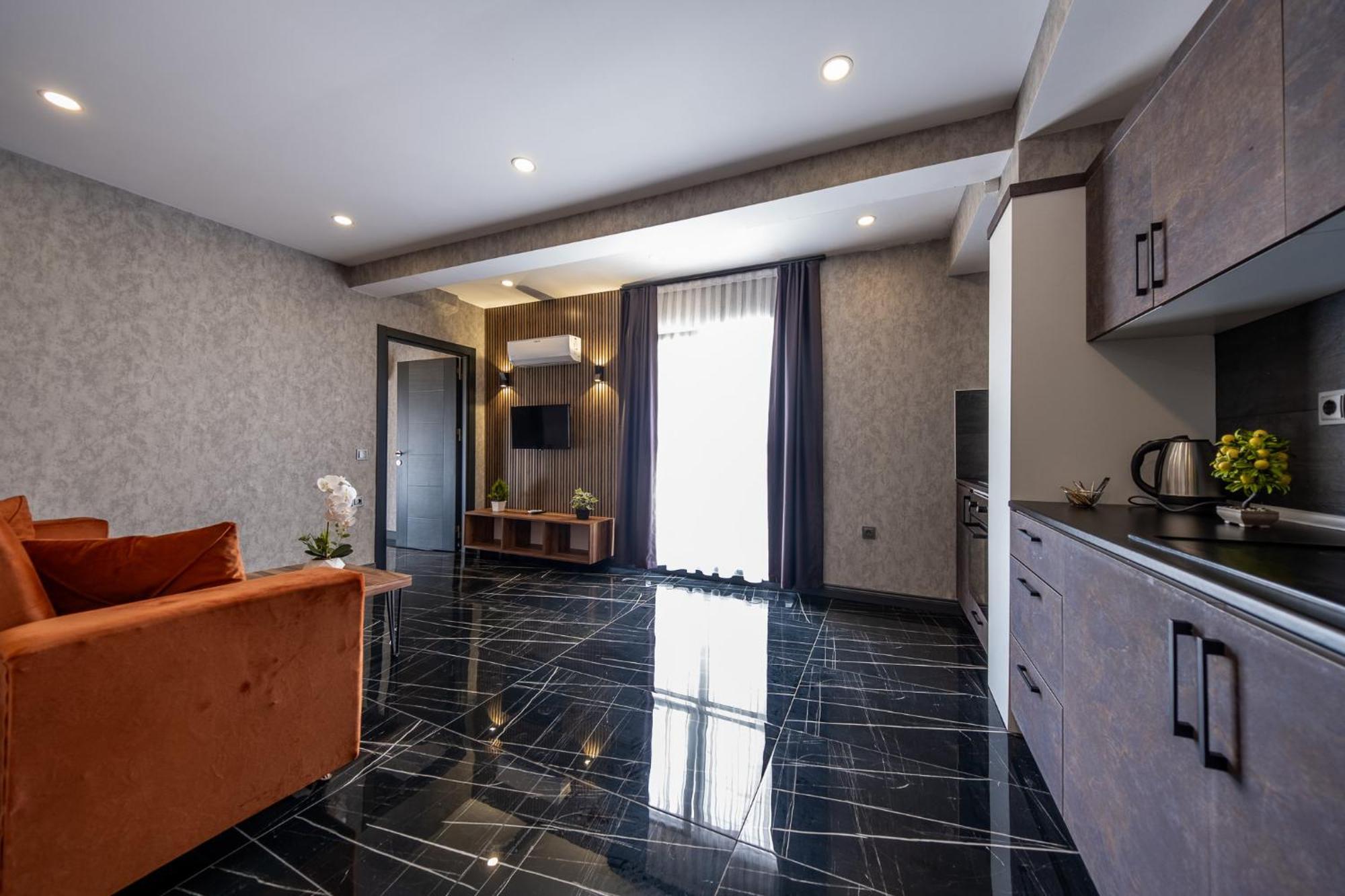 Mrt Suites Lara Antalya Bagian luar foto